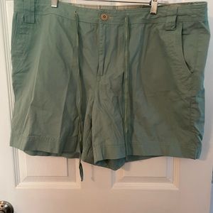 Shorts with drawstring